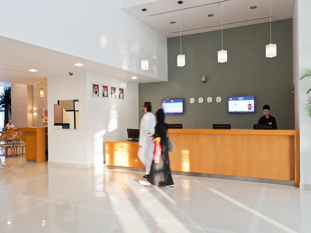 Ibis Abu Dhabi Gate Hotel Bagian luar foto